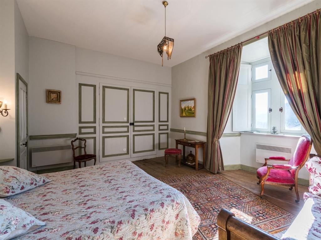 Chateau Des Marcilly Talaru Chalmazel-Jeansagniere Rom bilde
